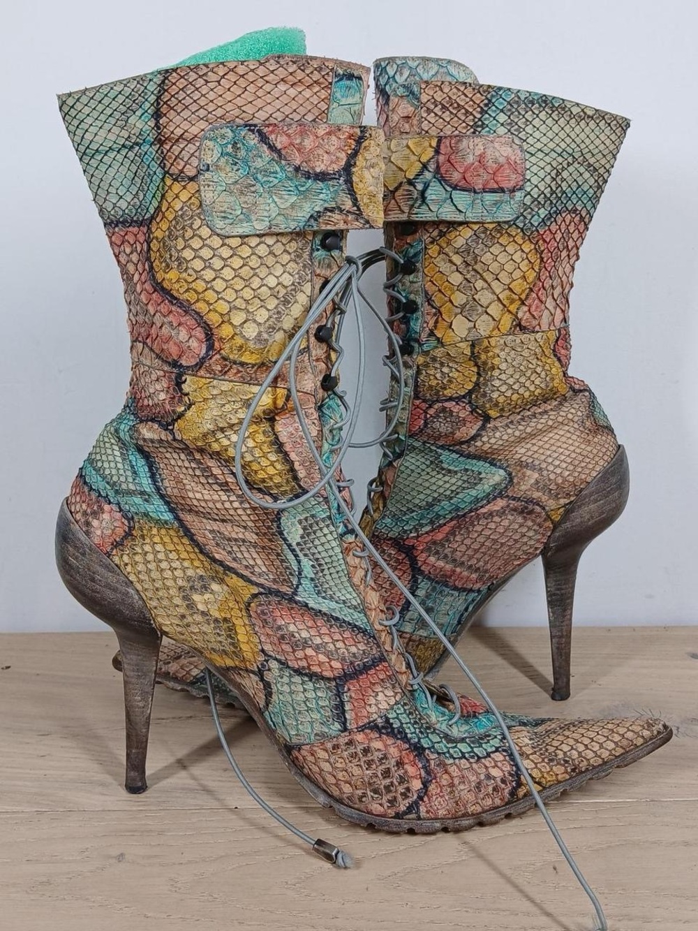 GIANNI BRAVO | Multicolor Snakeskin Leather Lace-Up Pointed-Ankle Boots - Picture 2 of 8